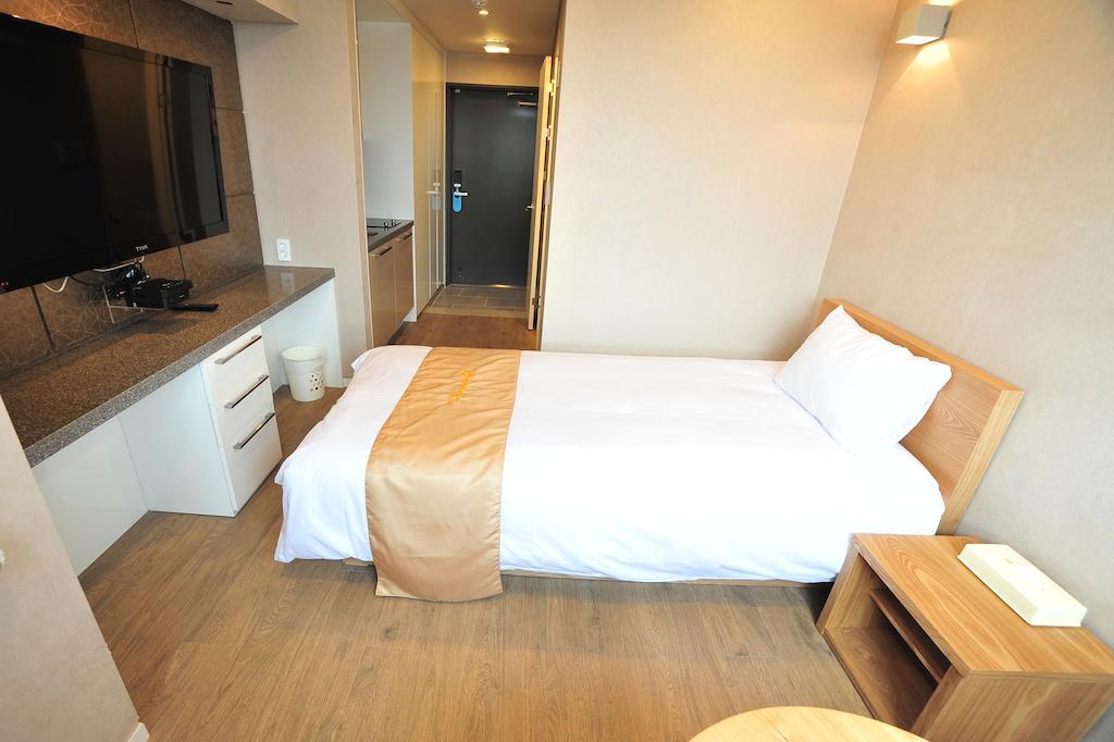 Golden Forest Residence River Seoul Room photo